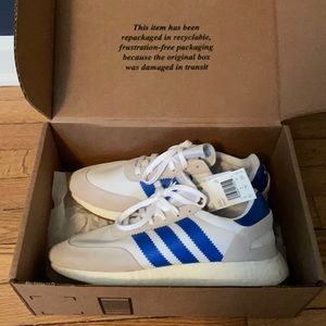 Adidas shoes i5923 NEW!